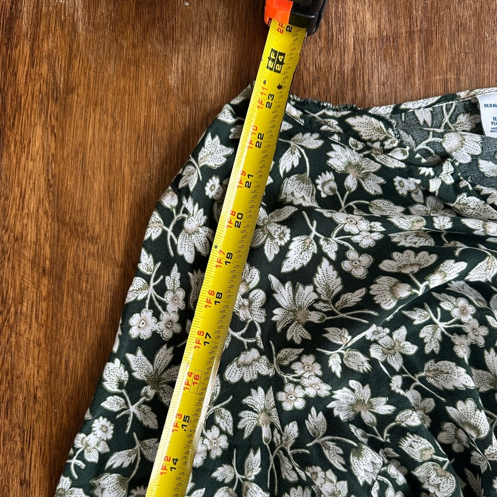 Old Navy Floral Dress - Picture 6 of 8